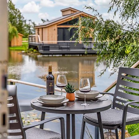 Woad Mill Lakeside Lodges Бостон Экстерьер фото