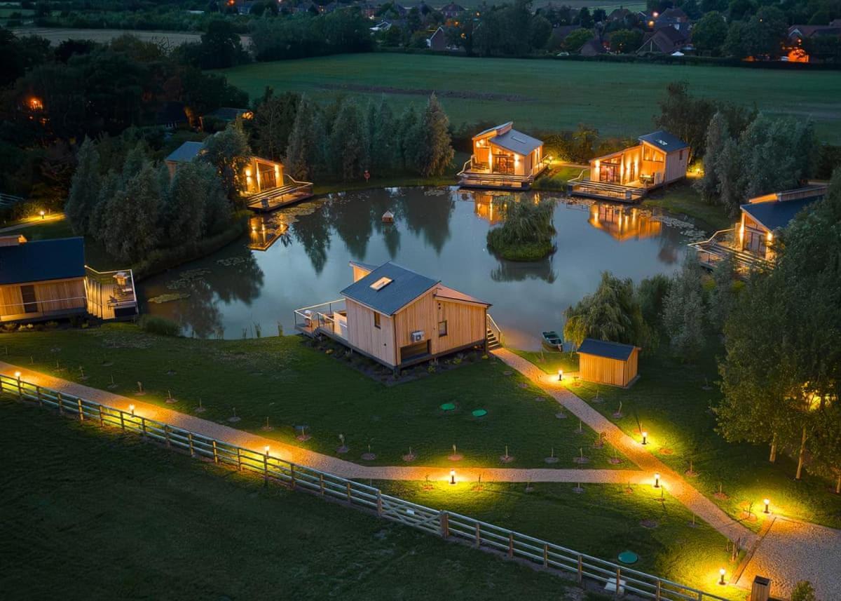 Woad Mill Lakeside Lodges Бостон Экстерьер фото
