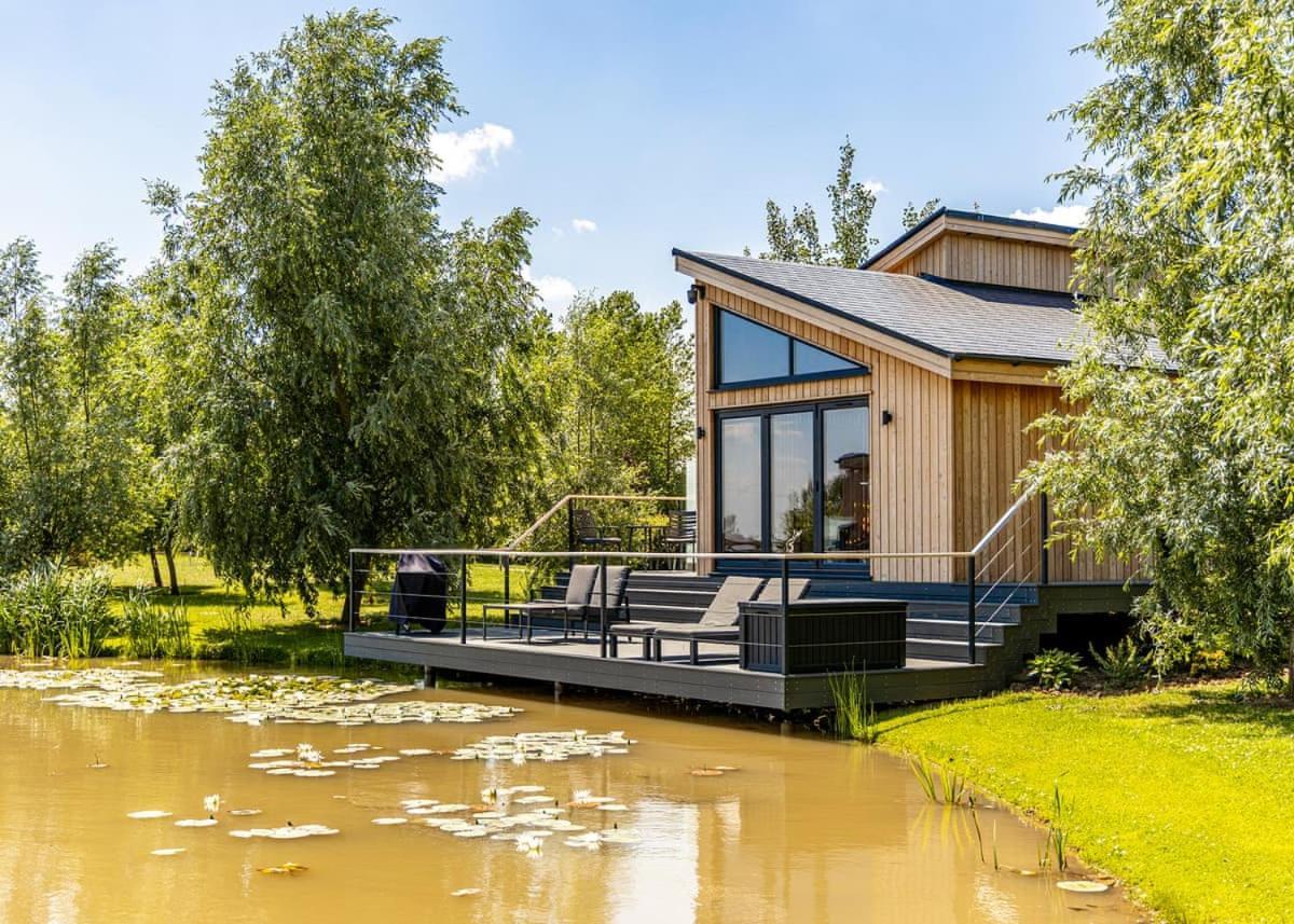 Woad Mill Lakeside Lodges Бостон Экстерьер фото