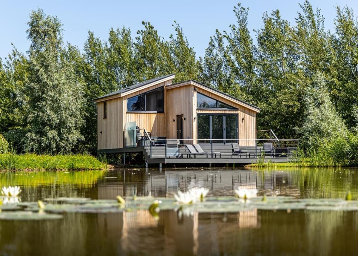 Woad Mill Lakeside Lodges Бостон Экстерьер фото