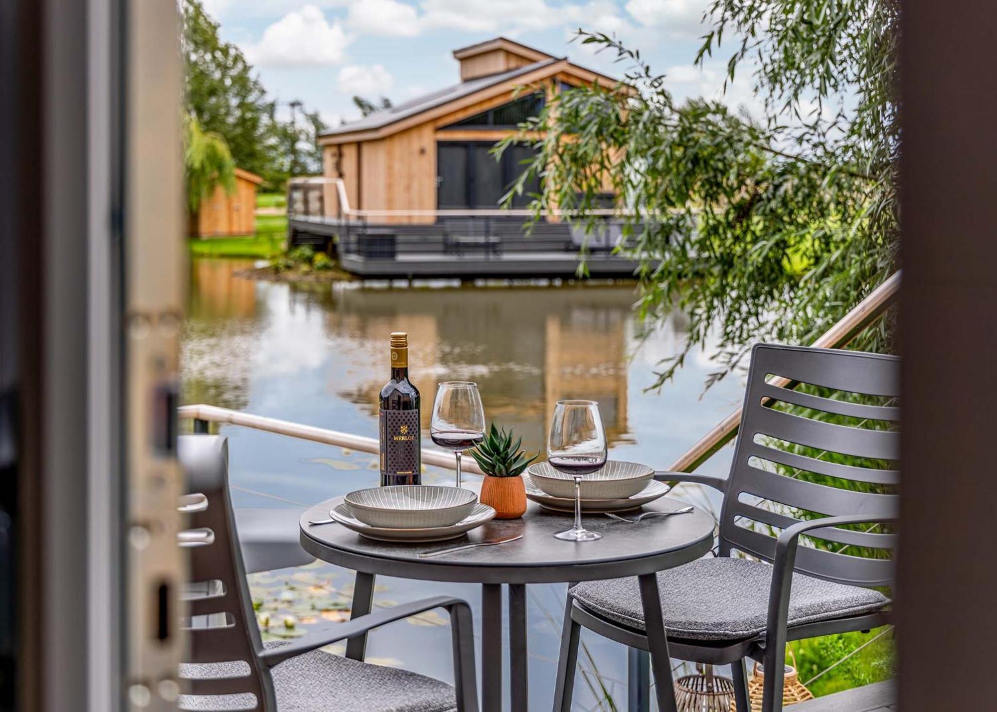 Woad Mill Lakeside Lodges Бостон Экстерьер фото